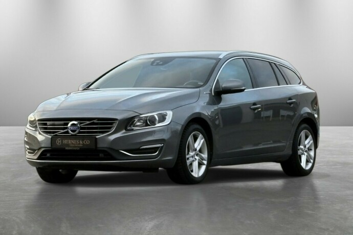 volvo-v60-elektrisitetdiesel-2017-big-1