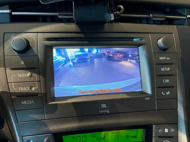 toyota-prius-bensin-2012-big-20