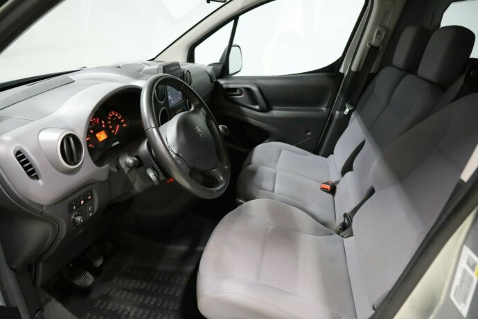 peugeot-partner-diesel-2017-big-6