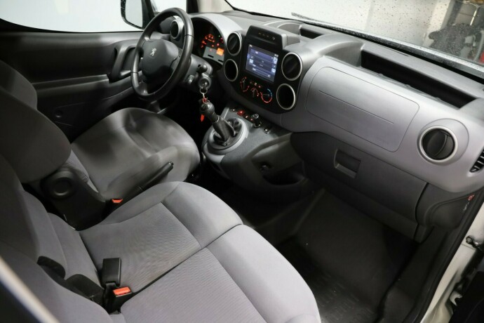 peugeot-partner-diesel-2017-big-7