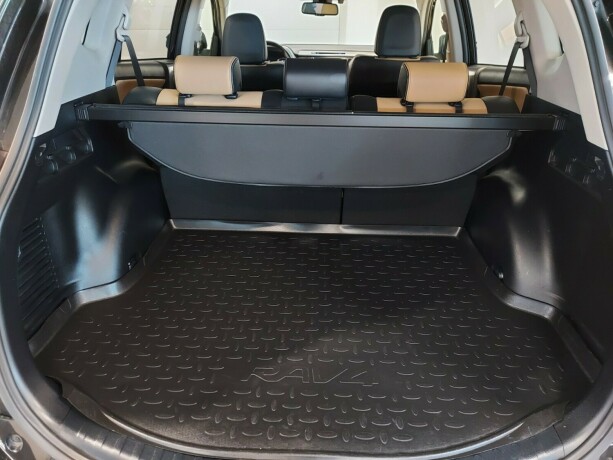 toyota-rav4-bensin-2016-big-26