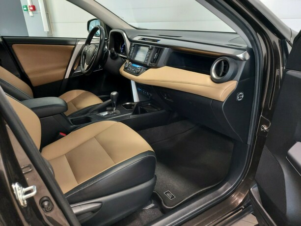 toyota-rav4-bensin-2016-big-20