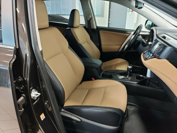 toyota-rav4-bensin-2016-big-22