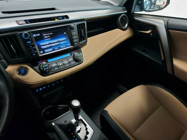 toyota-rav4-bensin-2016-big-39