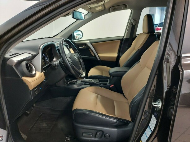 toyota-rav4-bensin-2016-big-17