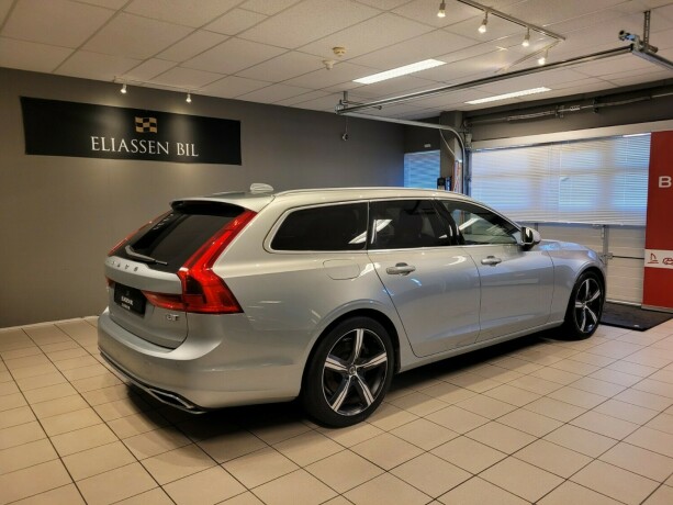 volvo-v90-elektrisitetbensin-2018-big-4