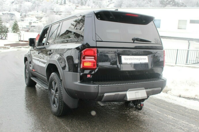 toyota-land-cruiser-diesel-2025-big-2