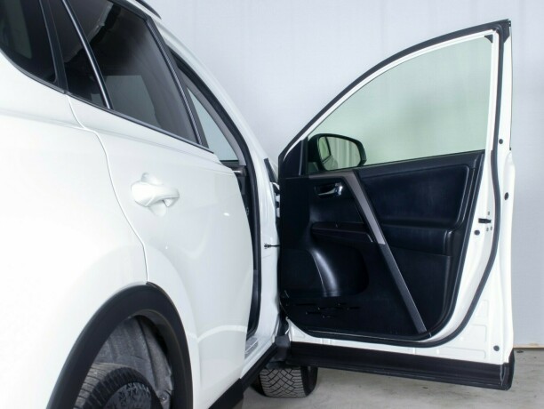 toyota-rav4-elektrisitetbensin-2017-big-16