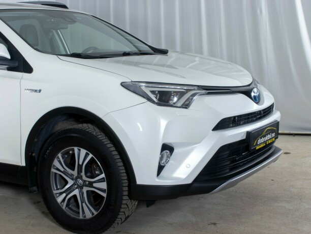toyota-rav4-elektrisitetbensin-2017-big-3