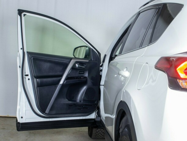 toyota-rav4-elektrisitetbensin-2017-big-23