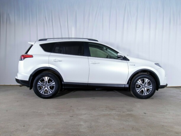 toyota-rav4-elektrisitetbensin-2017-big-5