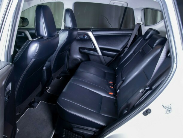 toyota-rav4-elektrisitetbensin-2017-big-56