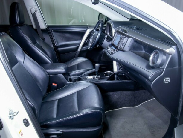 toyota-rav4-elektrisitetbensin-2017-big-58