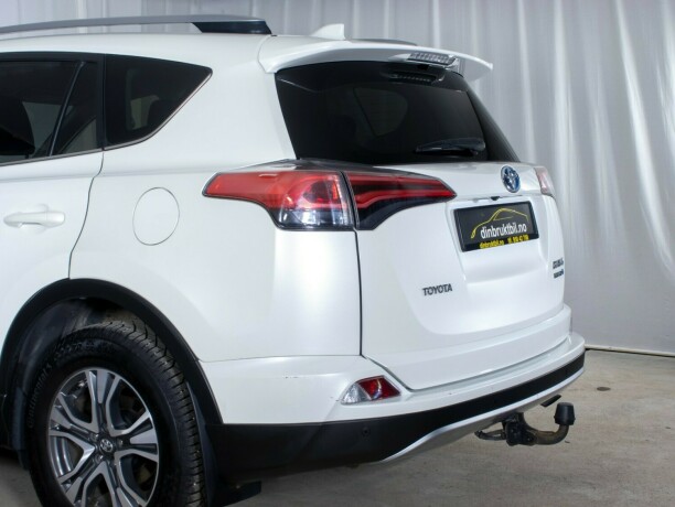 toyota-rav4-elektrisitetbensin-2017-big-10