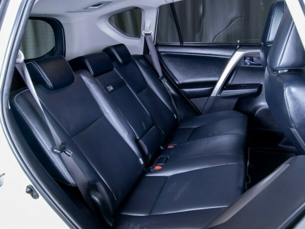 toyota-rav4-elektrisitetbensin-2017-big-60