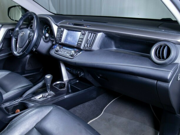 toyota-rav4-elektrisitetbensin-2017-big-57