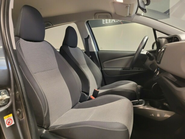 toyota-yaris-elektrisitetbensin-2015-big-11