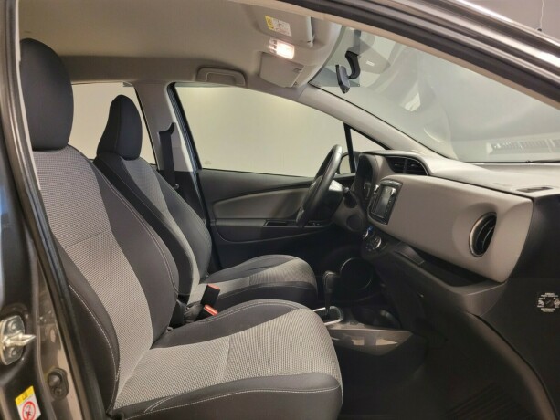 toyota-yaris-elektrisitetbensin-2015-big-10