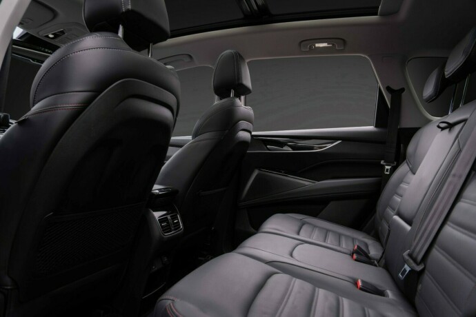 maxus-euniq-6-elektrisitet-2022-big-8