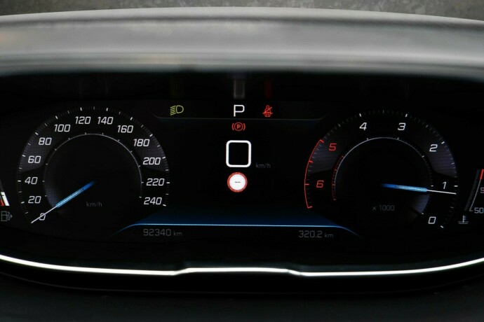 peugeot-5008-diesel-2021-big-12