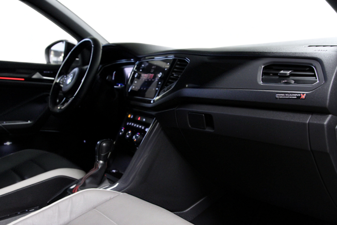 volkswagen-t-roc-bensin-2019-big-6