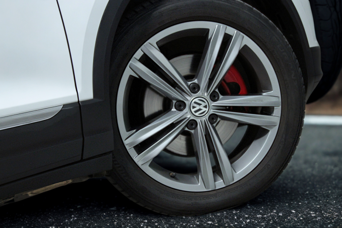 volkswagen-t-roc-bensin-2019-big-21