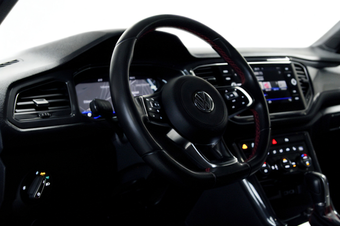volkswagen-t-roc-bensin-2019-big-18
