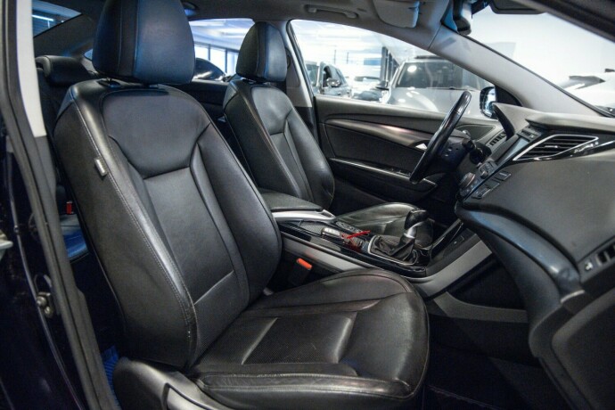 hyundai-i40-diesel-2013-big-11