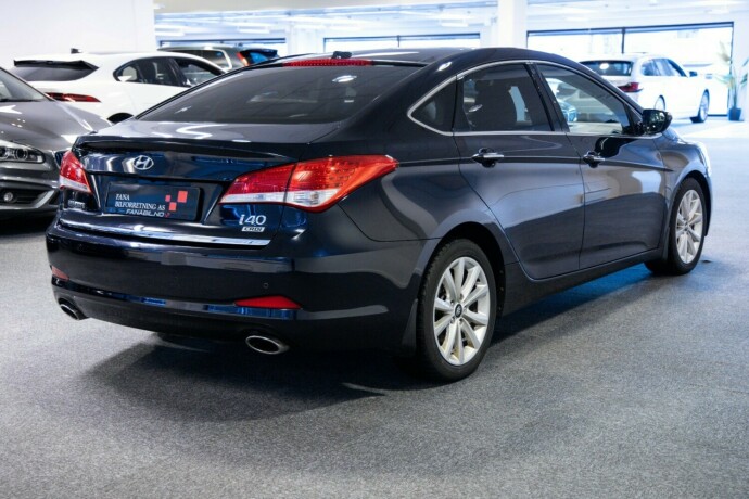hyundai-i40-diesel-2013-big-2