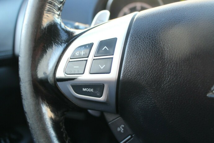 mitsubishi-outlander-diesel-2011-big-11