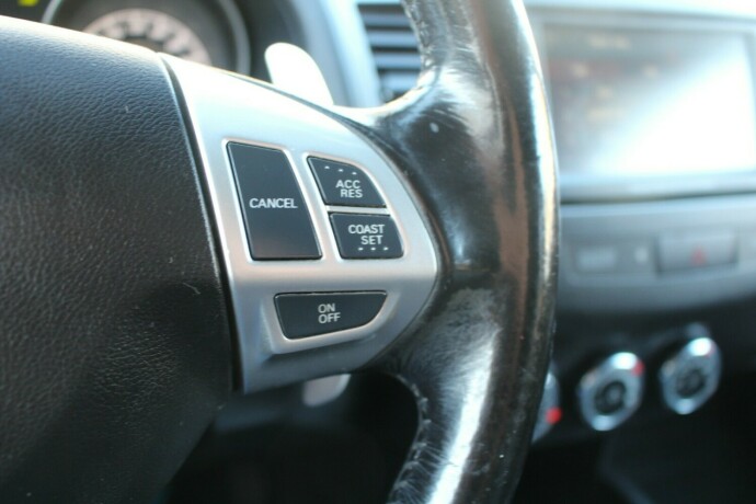 mitsubishi-outlander-diesel-2011-big-10