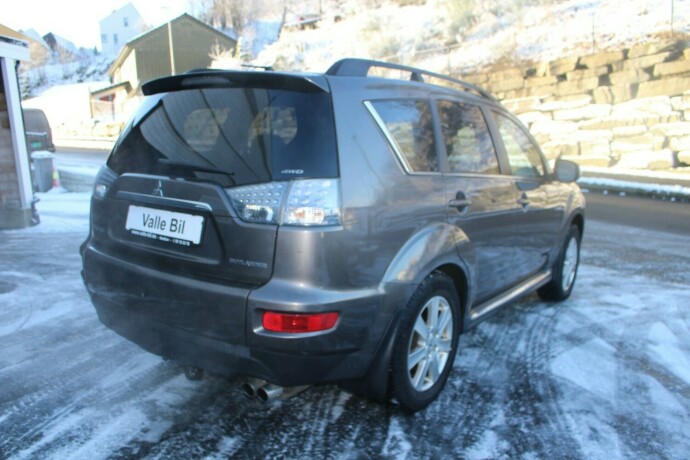 mitsubishi-outlander-diesel-2011-big-3