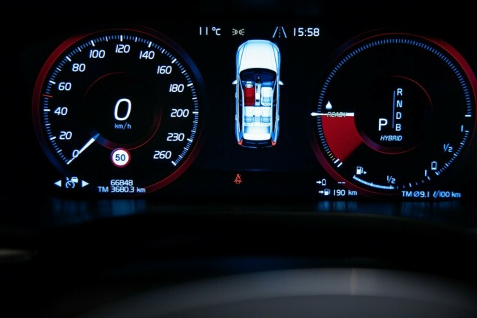 volvo-xc-60-elektrisitetbensin-2018-big-12