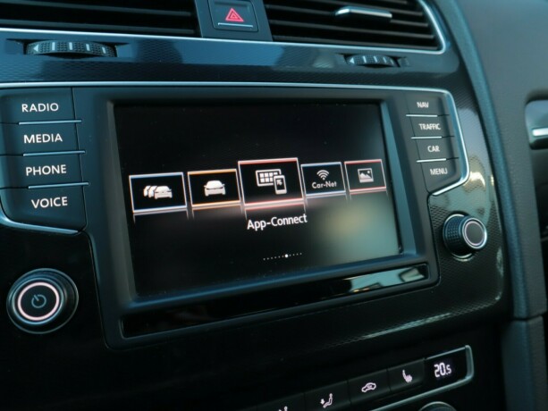 volkswagen-golf-elektrisitetbensin-2016-big-21