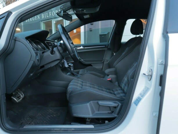 volkswagen-golf-elektrisitetbensin-2016-big-6