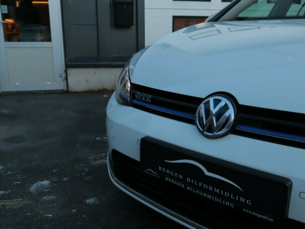 volkswagen-golf-elektrisitetbensin-2016-big-17