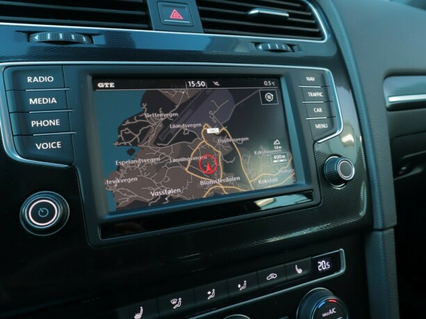 volkswagen-golf-elektrisitetbensin-2016-big-20