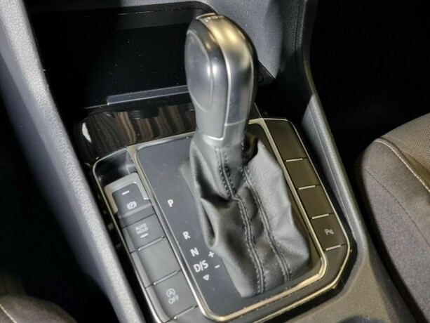 volkswagen-golf-sportsvan-diesel-2016-big-17