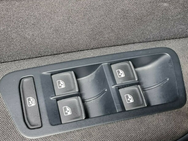 volkswagen-golf-sportsvan-diesel-2016-big-26