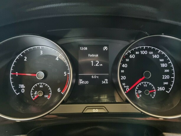 volkswagen-golf-sportsvan-diesel-2016-big-9