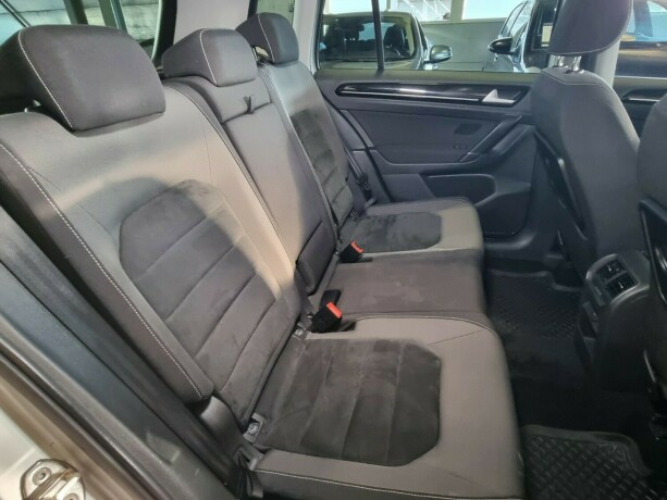 volkswagen-golf-sportsvan-diesel-2016-big-23