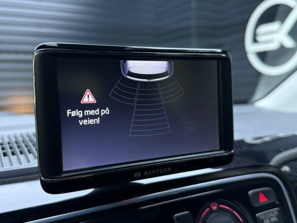 volkswagen-up-bensin-2013-big-18