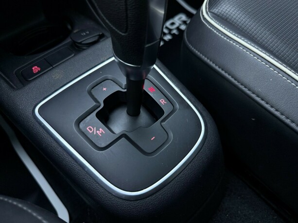 volkswagen-up-bensin-2013-big-23