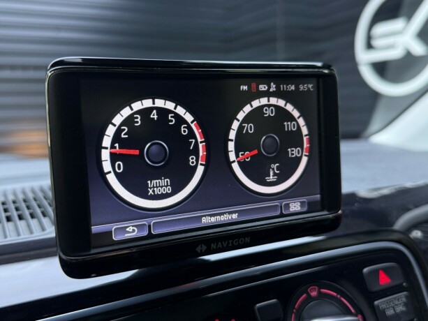 volkswagen-up-bensin-2013-big-16