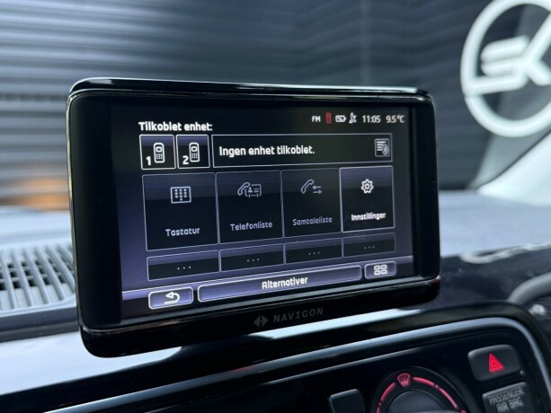 volkswagen-up-bensin-2013-big-19