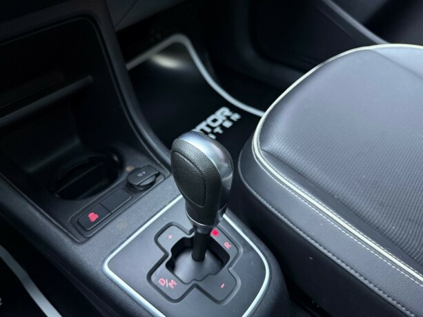 volkswagen-up-bensin-2013-big-22