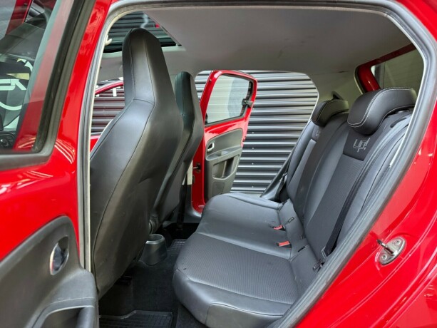 volkswagen-up-bensin-2013-big-28