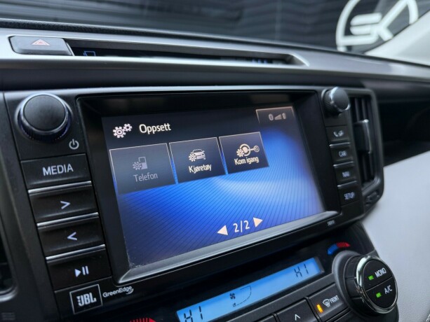 toyota-rav4-elektrisitetbensin-2016-big-23