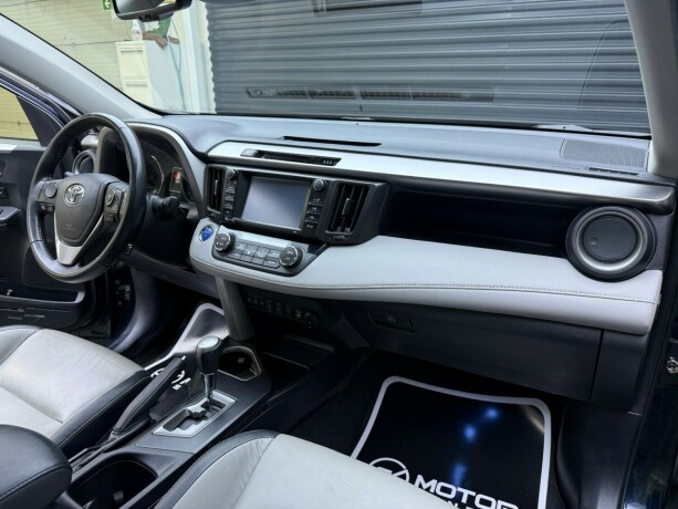 toyota-rav4-elektrisitetbensin-2016-big-11