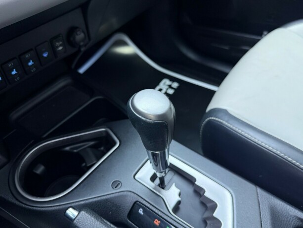 toyota-rav4-elektrisitetbensin-2016-big-27